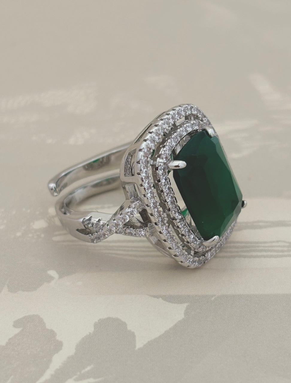 Classic Frame Ring