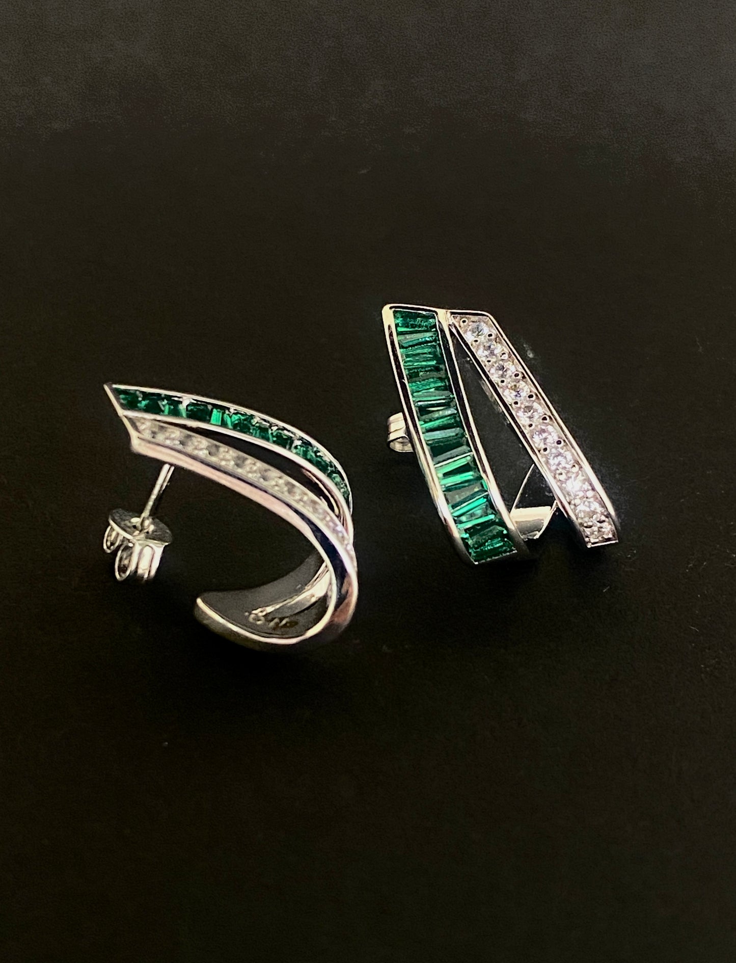 Twist Glow Studs