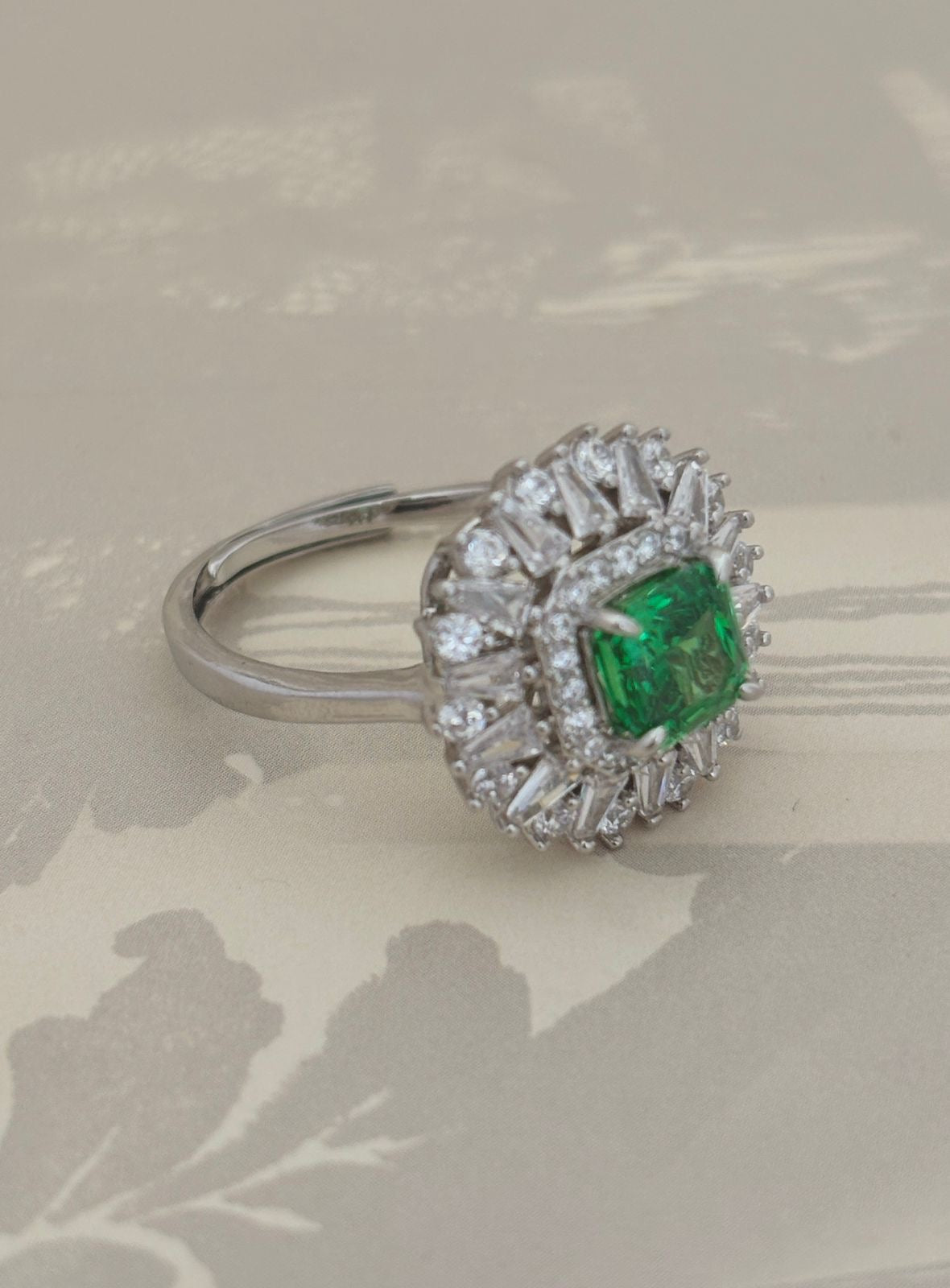 Vintage Aura Ring