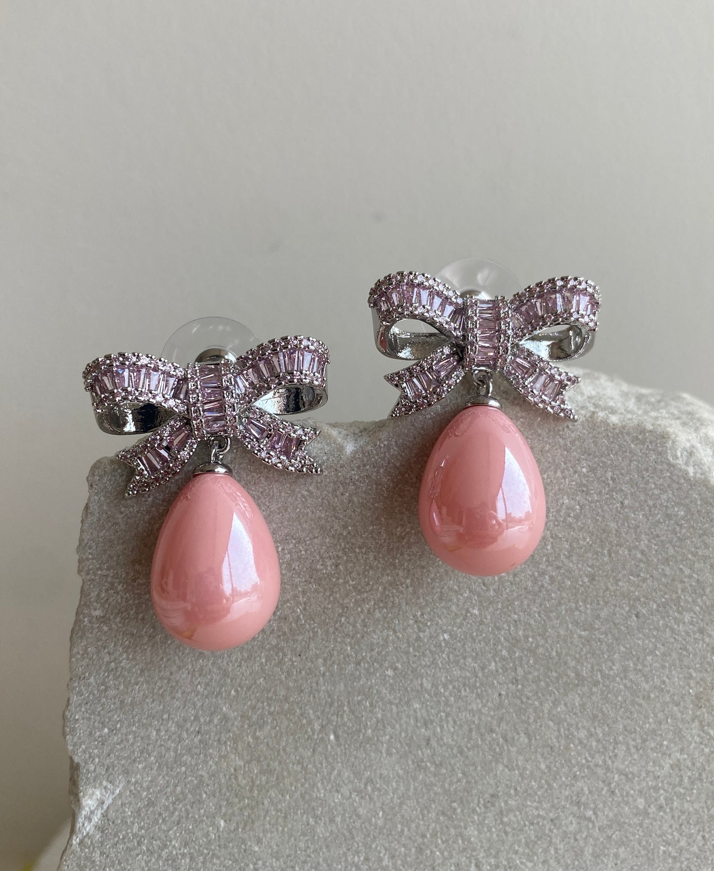 Ribbon Razzle Studs
