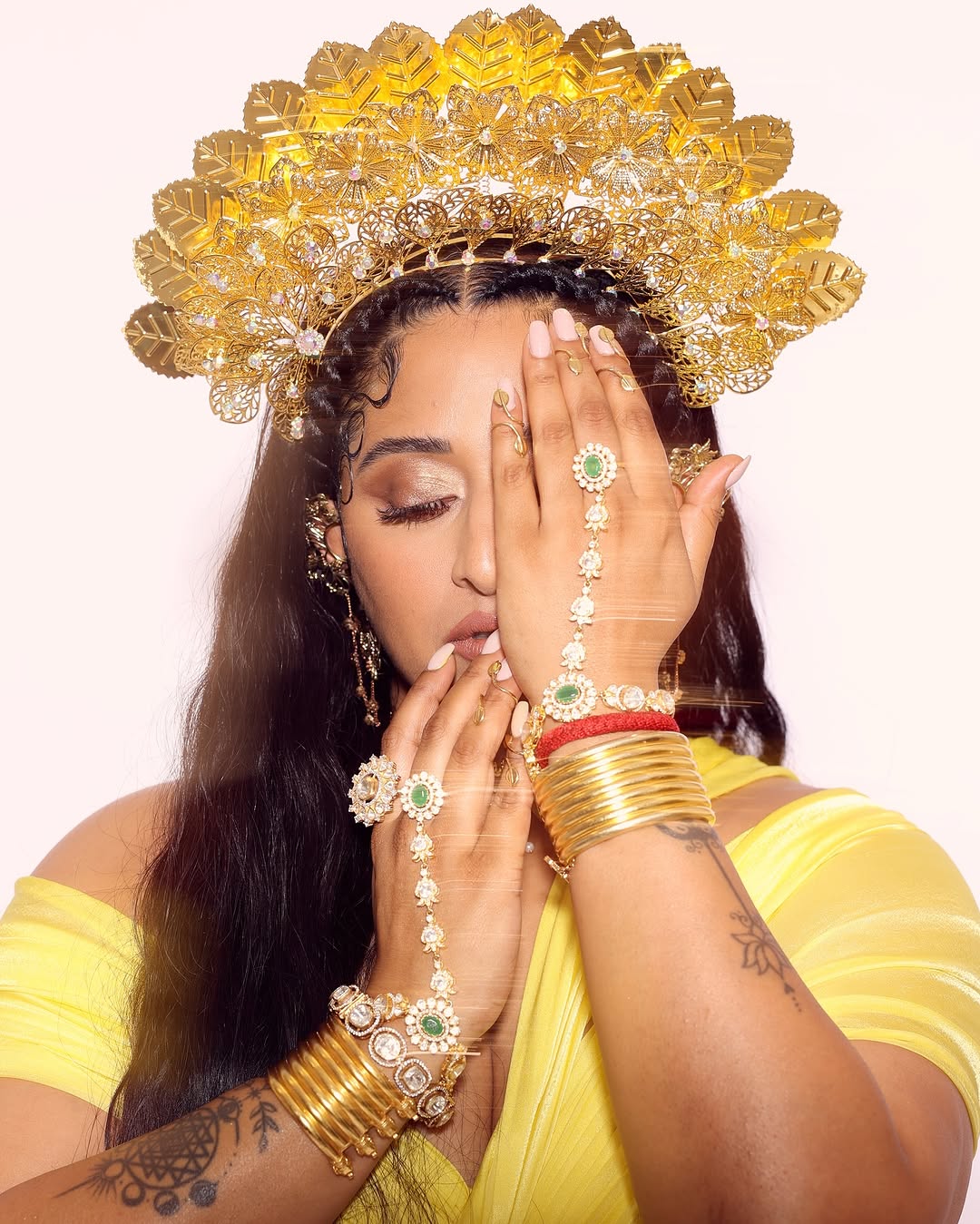 Kaya Emerald Hathphool (Single)