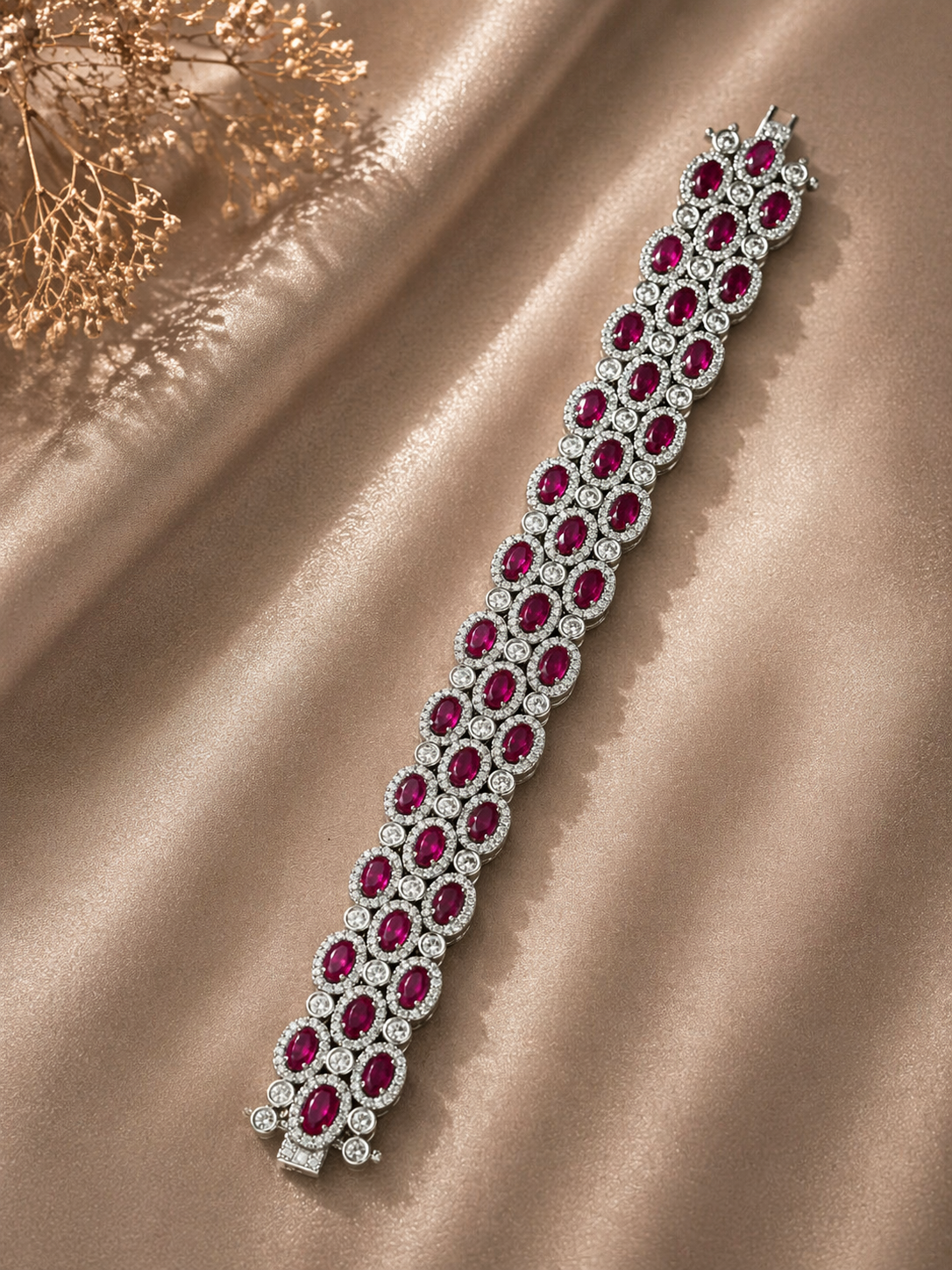 Grand Crest Bracelet