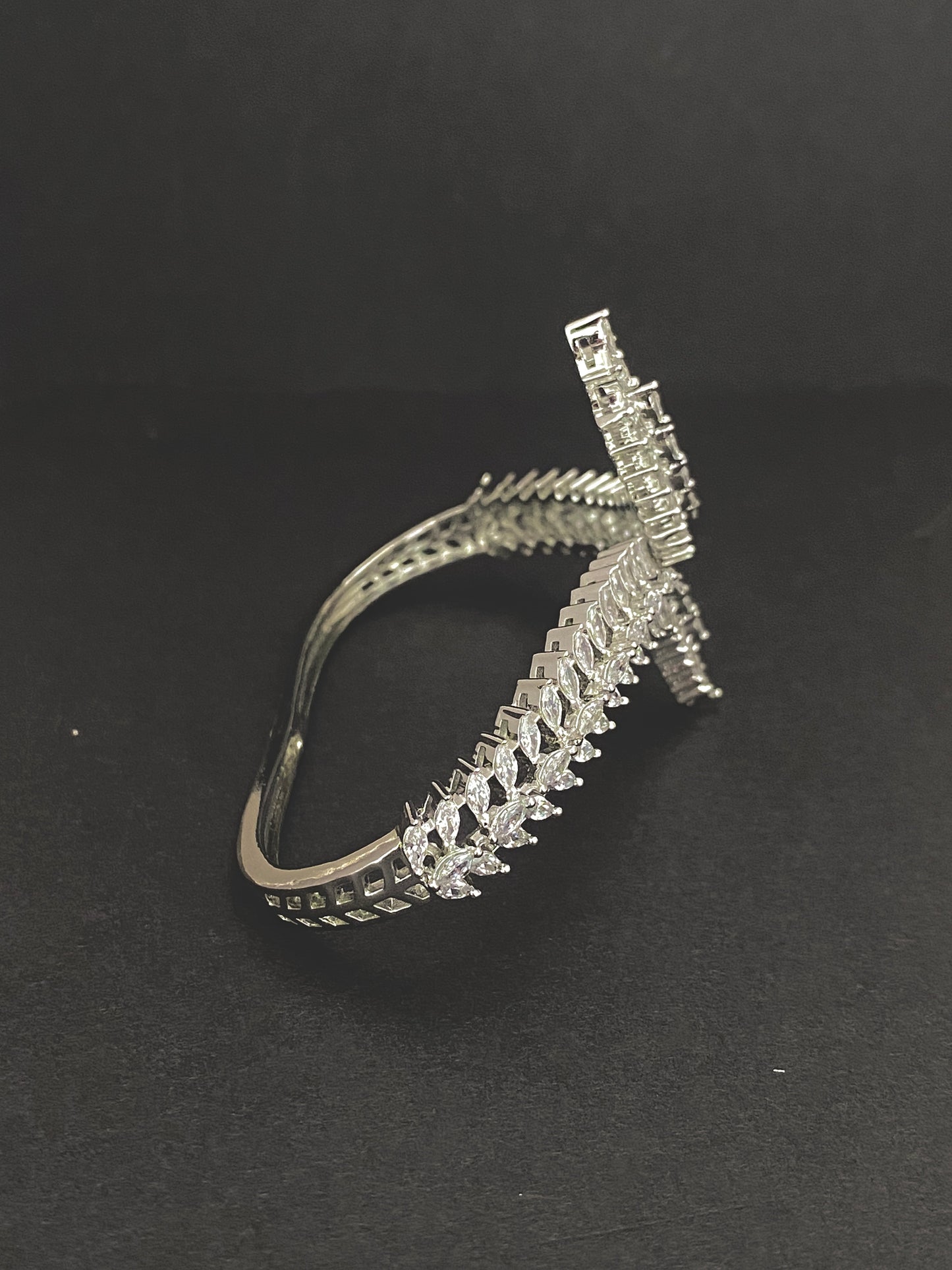 Serpentine Hand Cuff