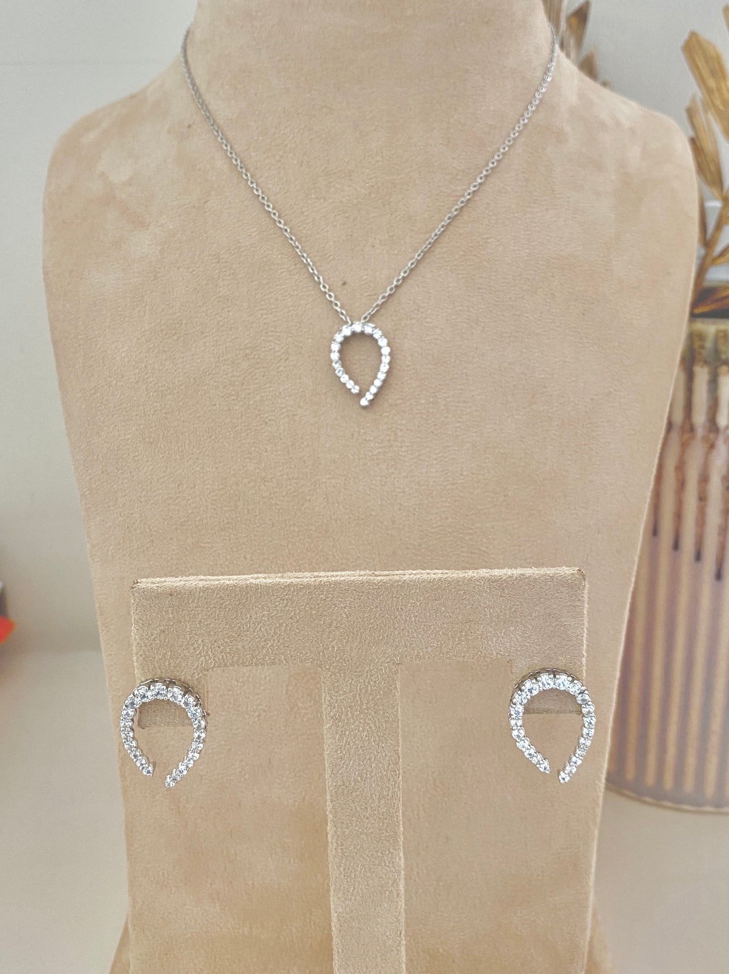 Cira Pendant Set