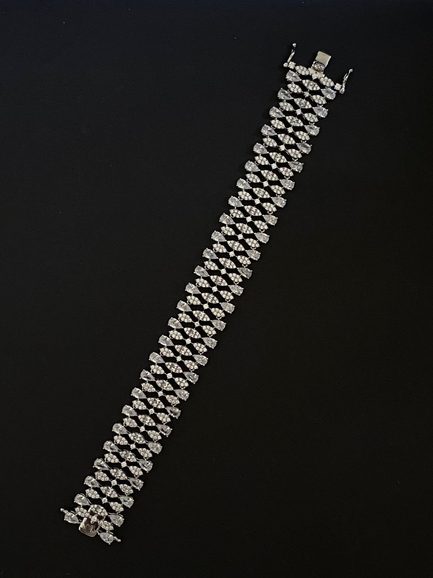 Elite Beam Bracelet