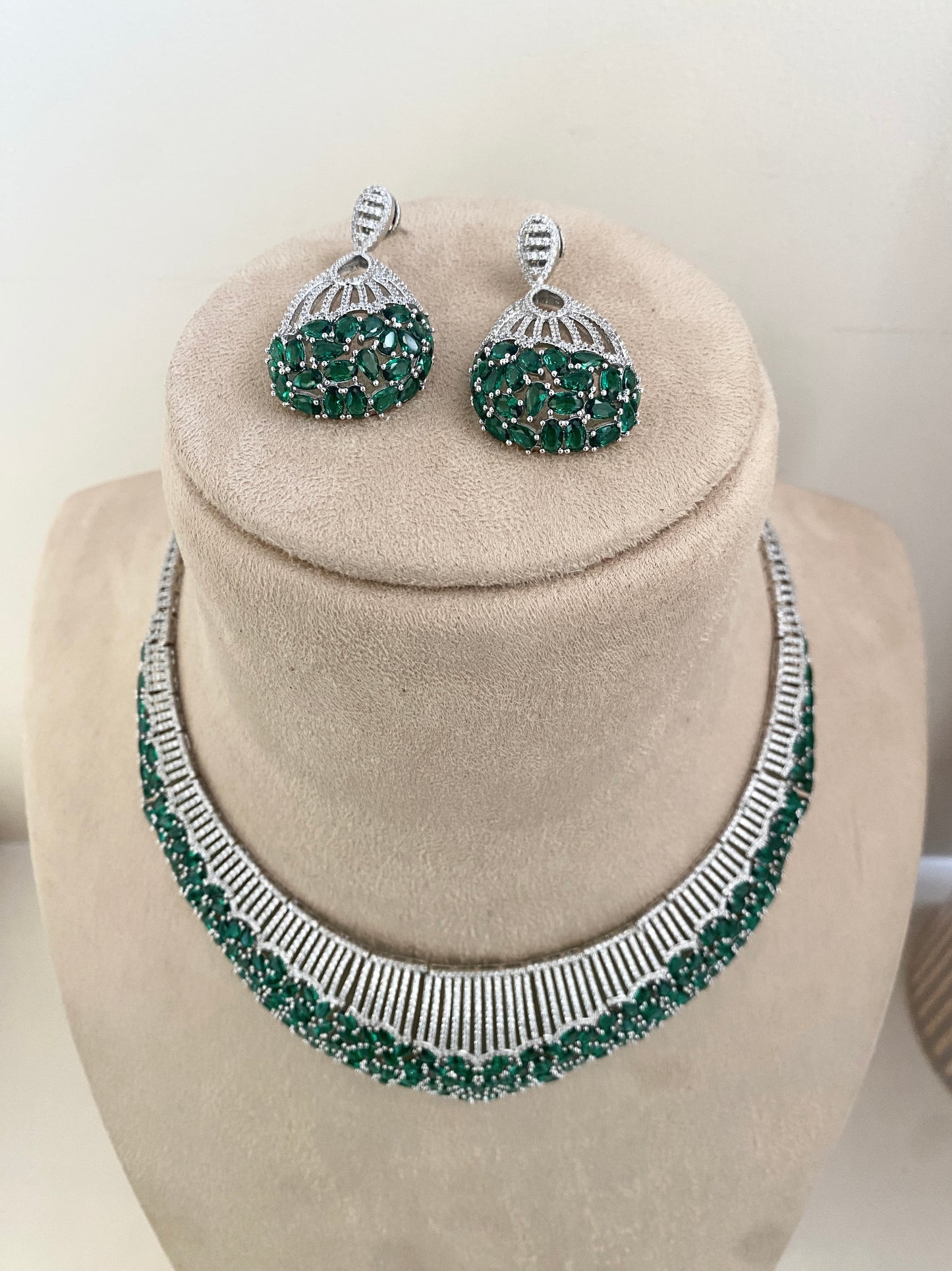 Emerald Crest Set