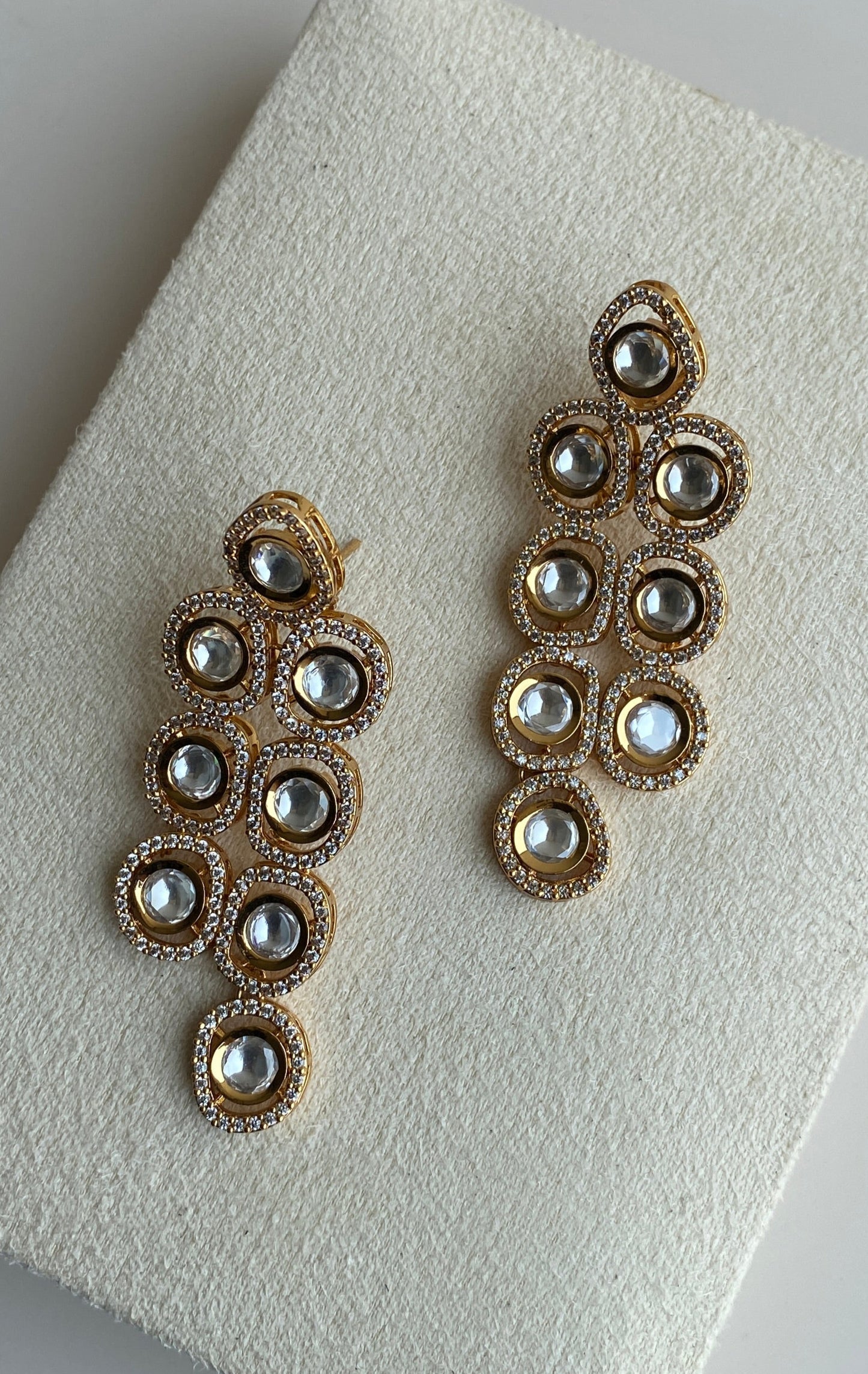 Mahesh Keshwala in Long 2 lines Kundan Necklace