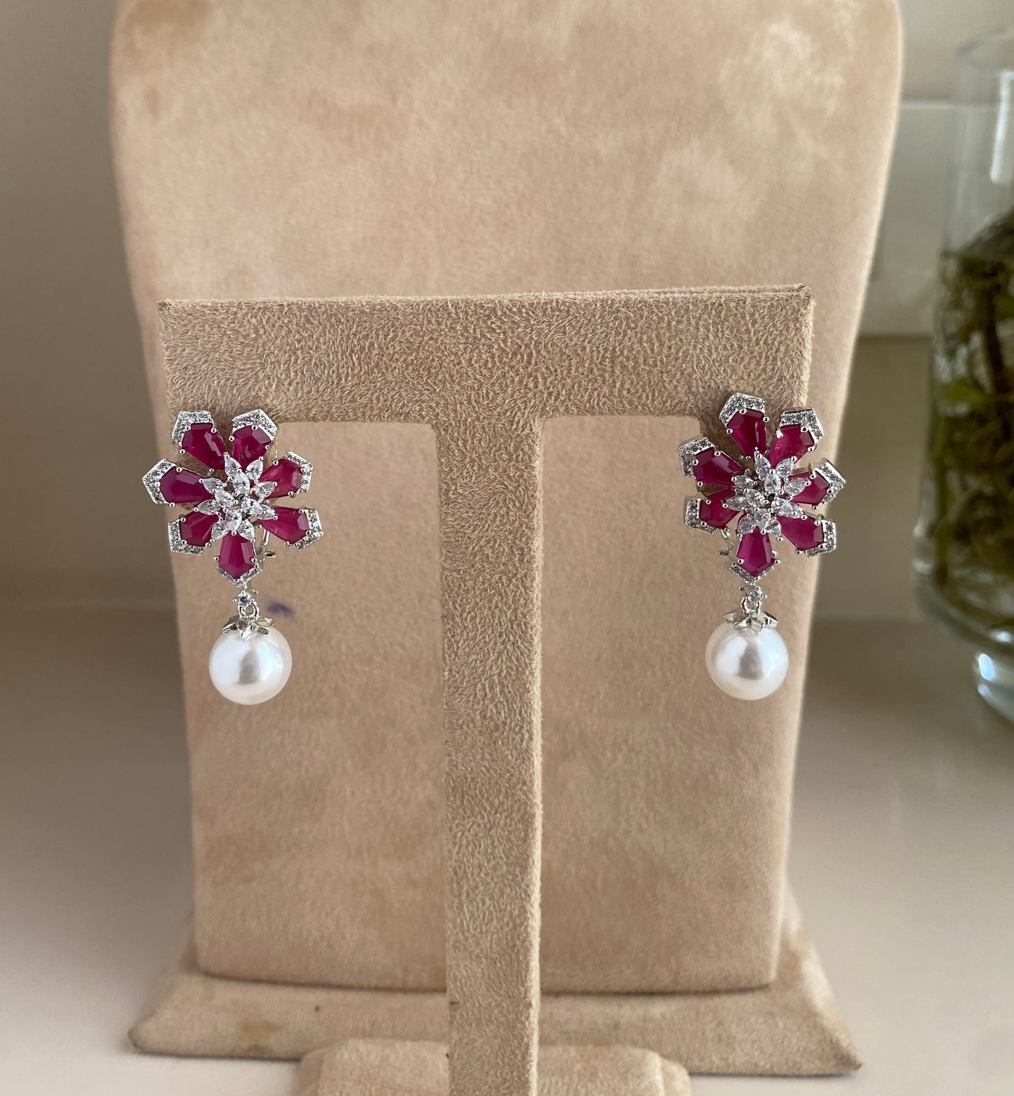 Rouge Petal Choker Set