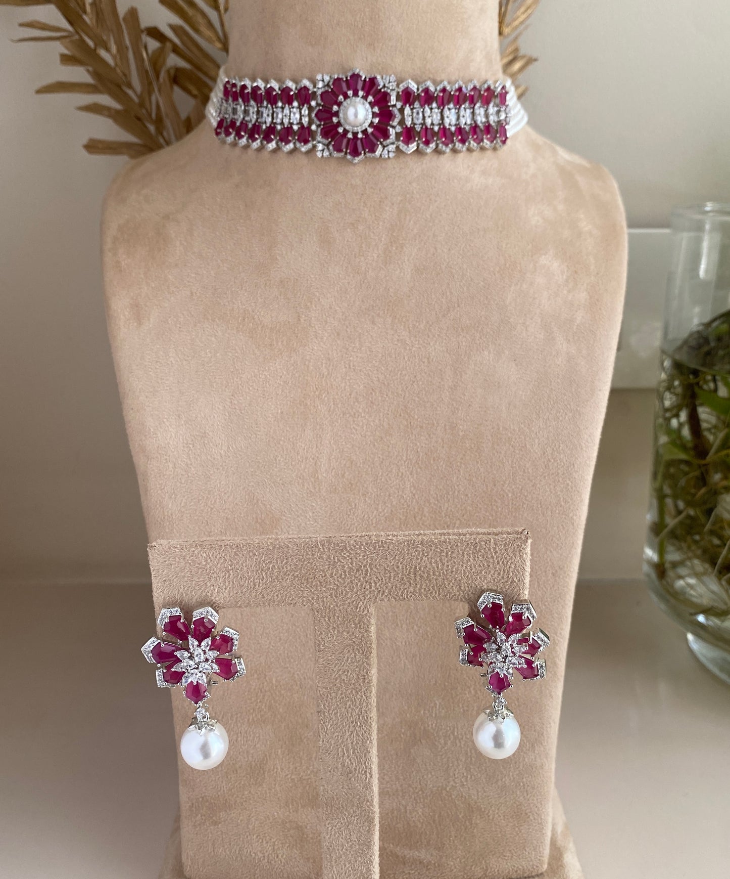 Rouge Petal Choker Set