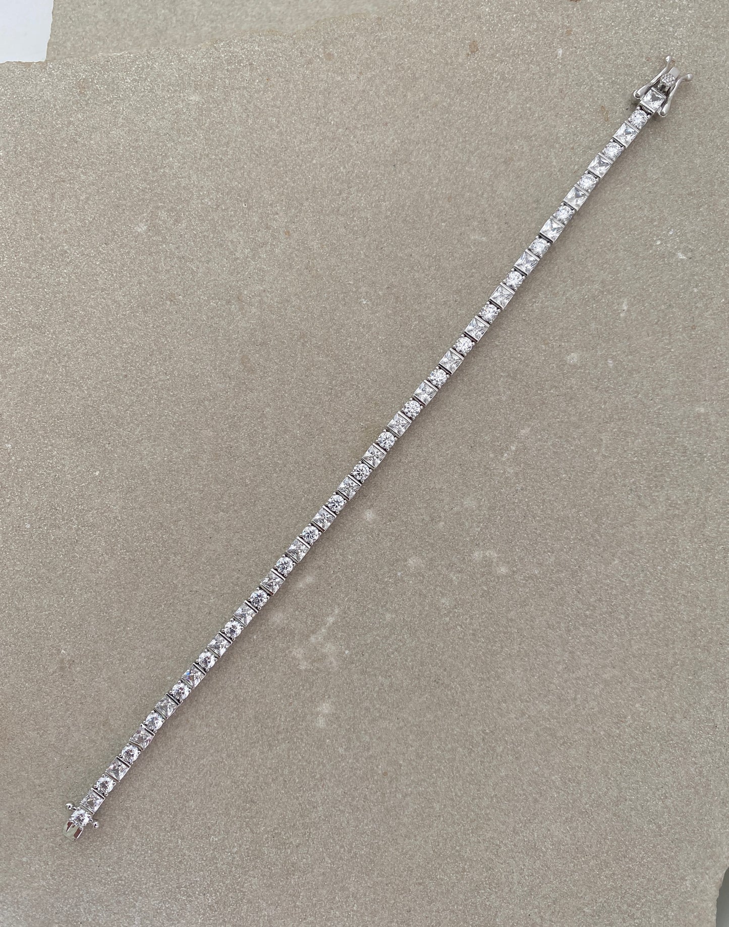 Luxe Point Bracelet