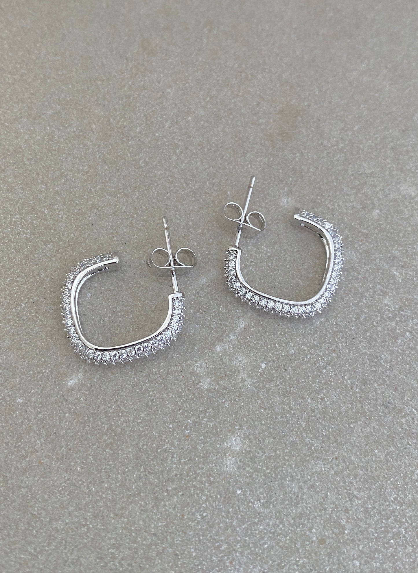 Curvix Hoops