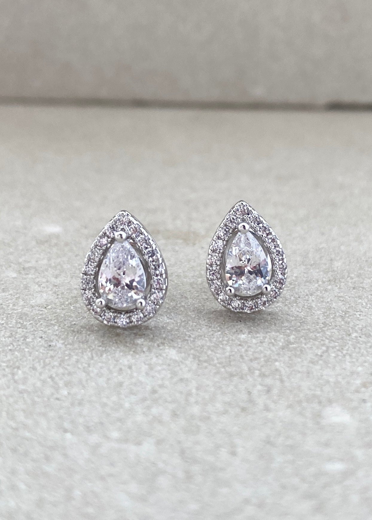 Nova Drop Studs
