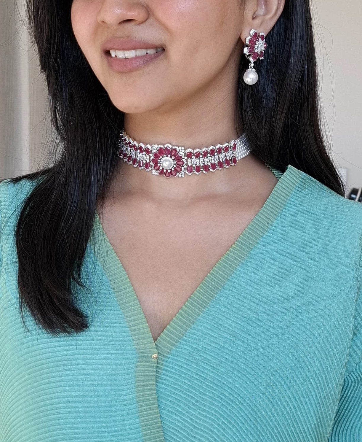 Rouge Petal Choker Set