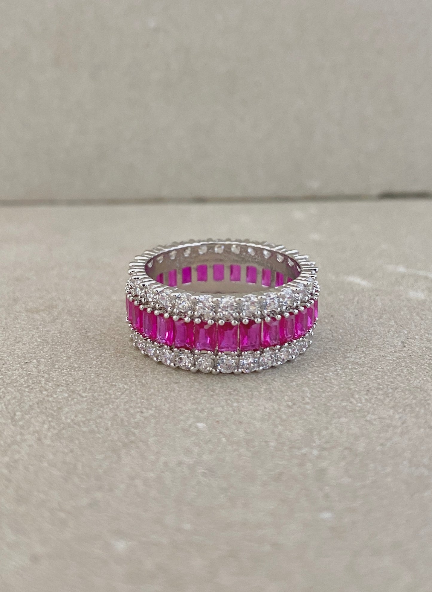 Vivid Band Ring