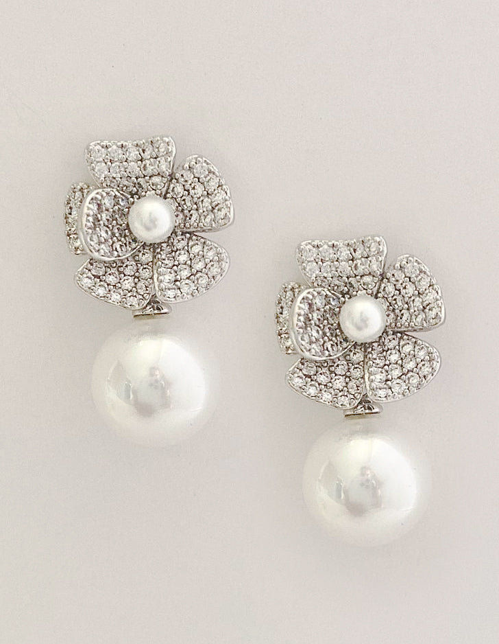 Dew Tip Studs