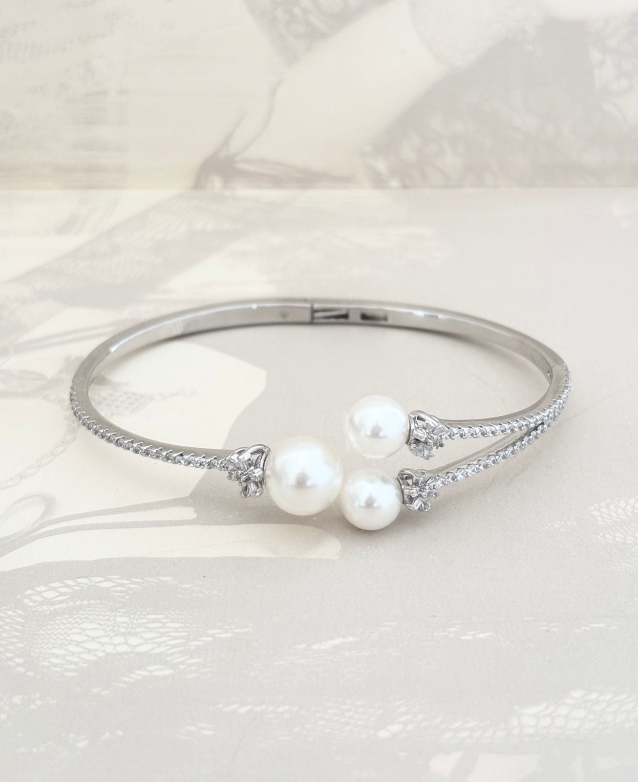 Patterned Band Peal Bracelet Cuff