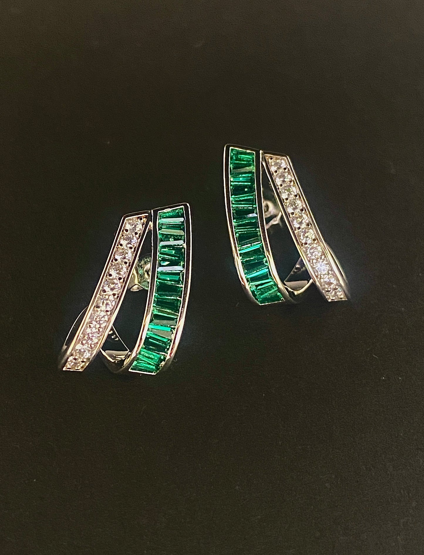 Twist Glow Studs