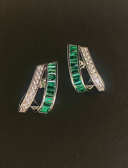 Twist Glow Studs