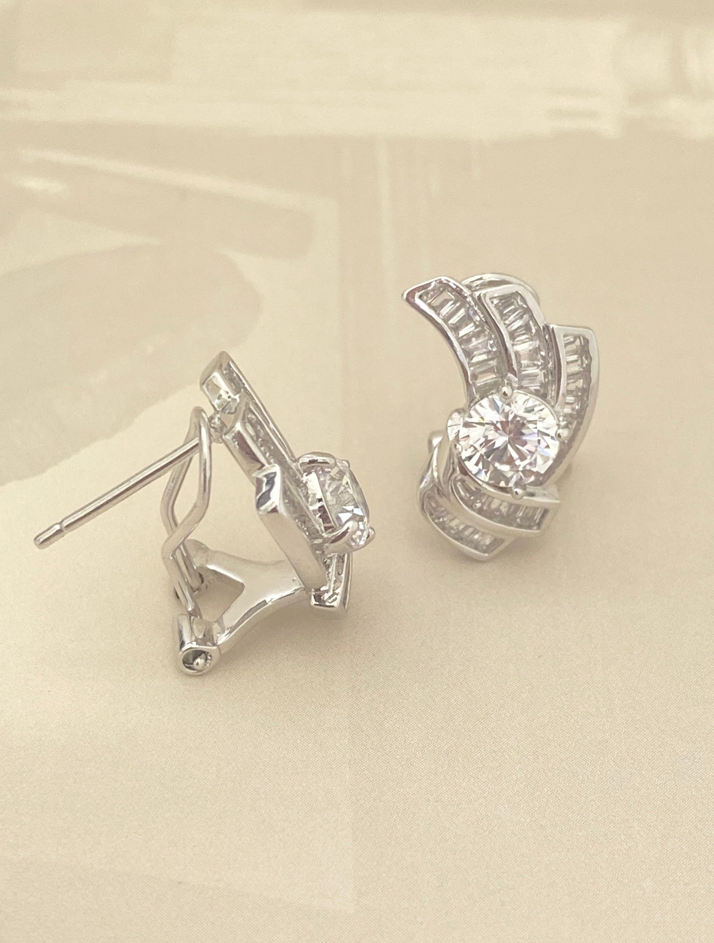 Crystal Wave Studs