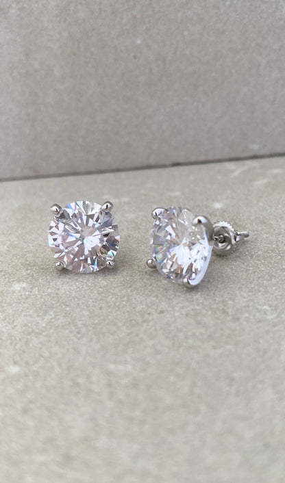 Solitaire studs 5 carat