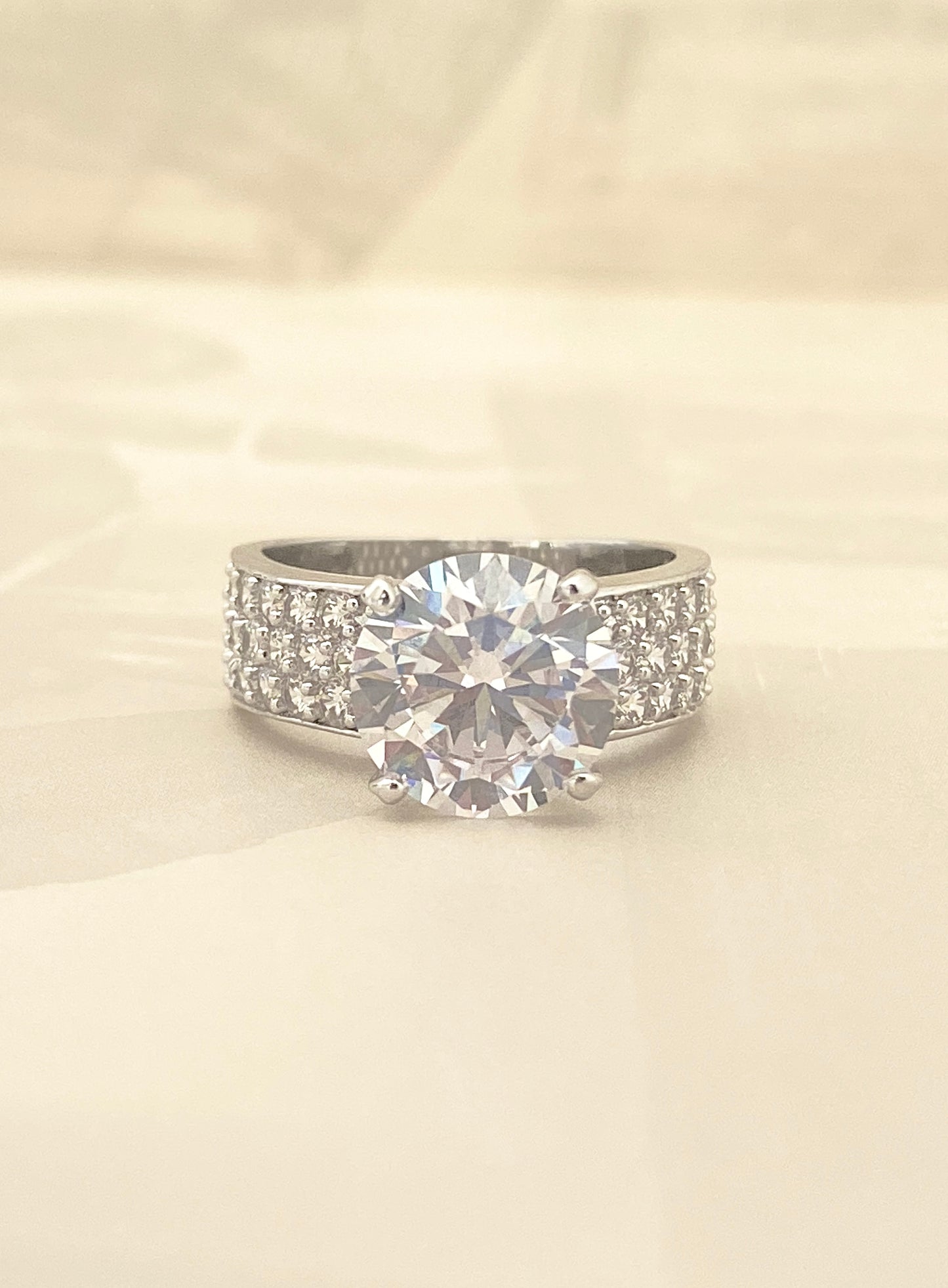 Vine Kiss Ring