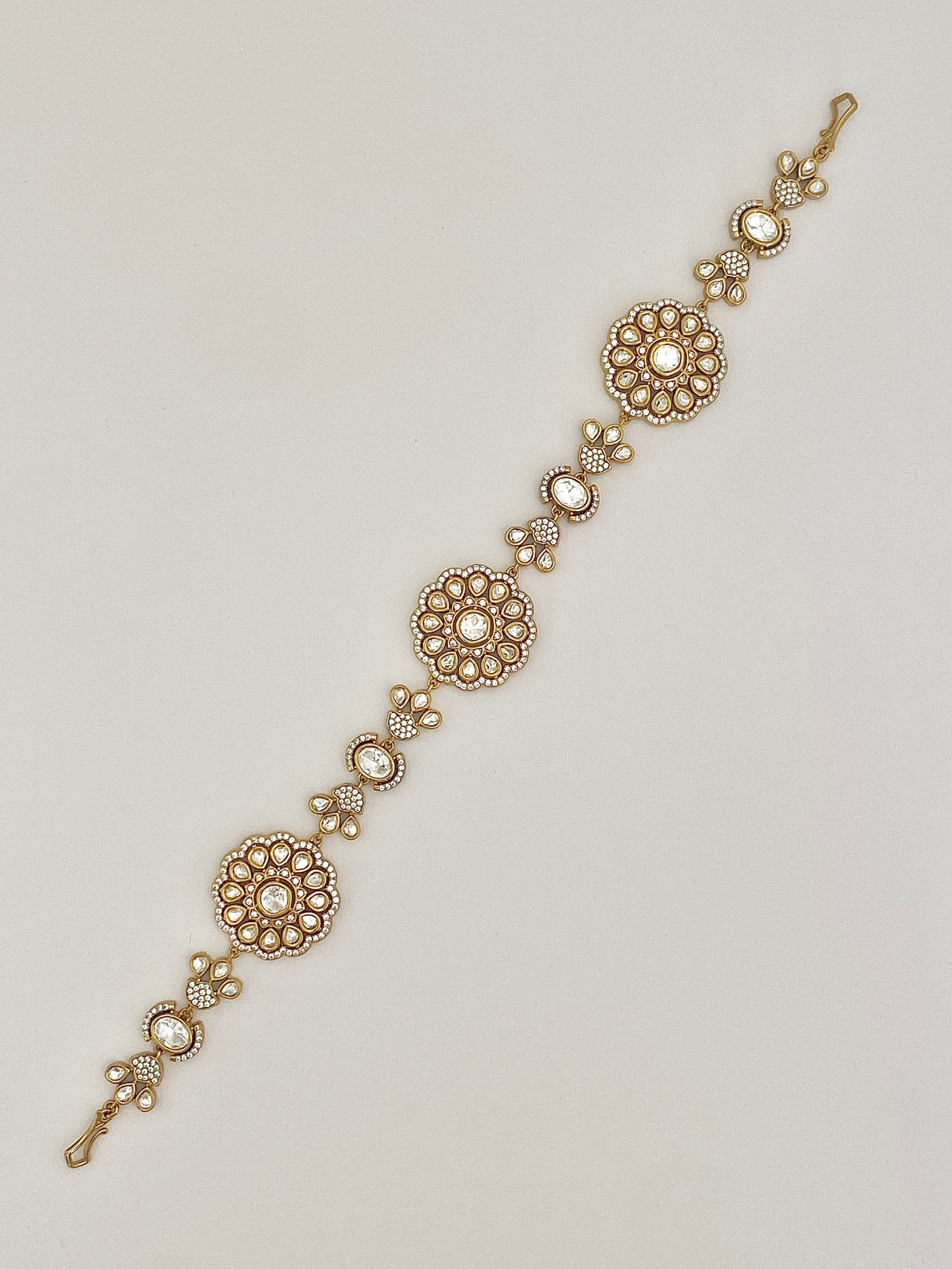 Petal Crown Mathapatti