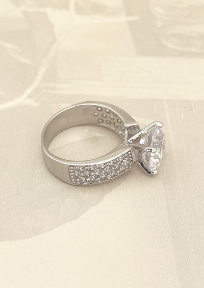 Vine Kiss Ring