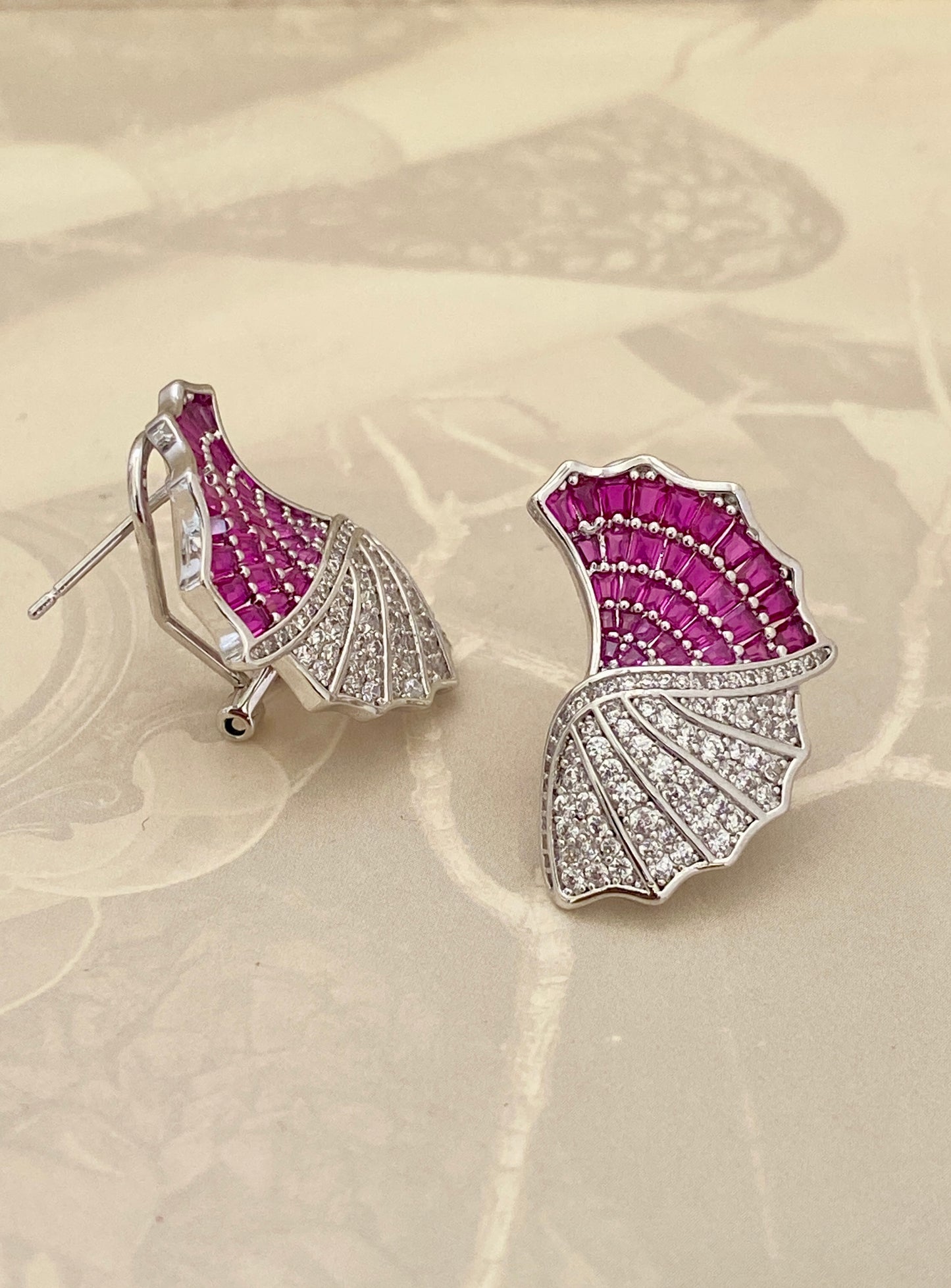 Duotone Studs