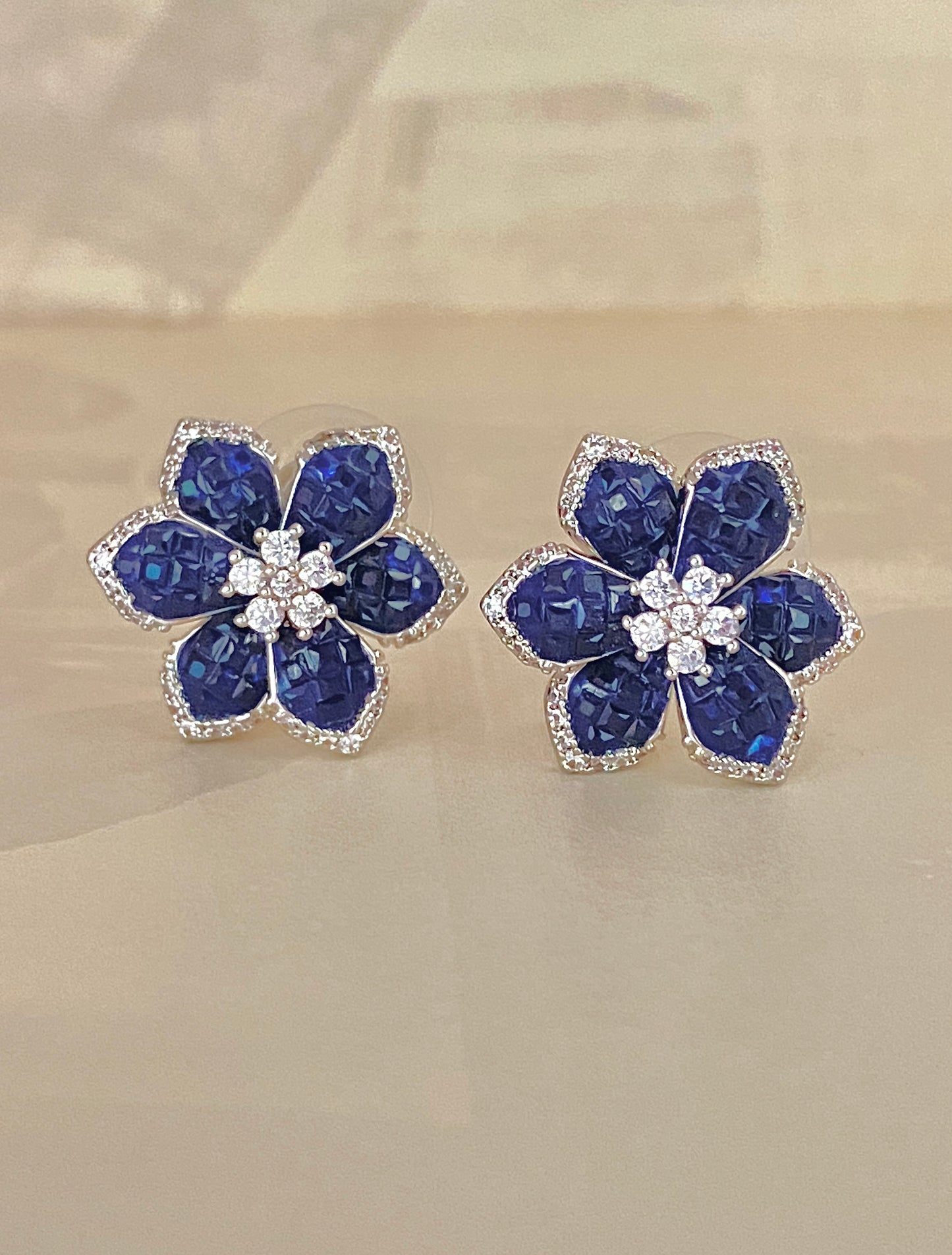 Cosmic Bloom Studs