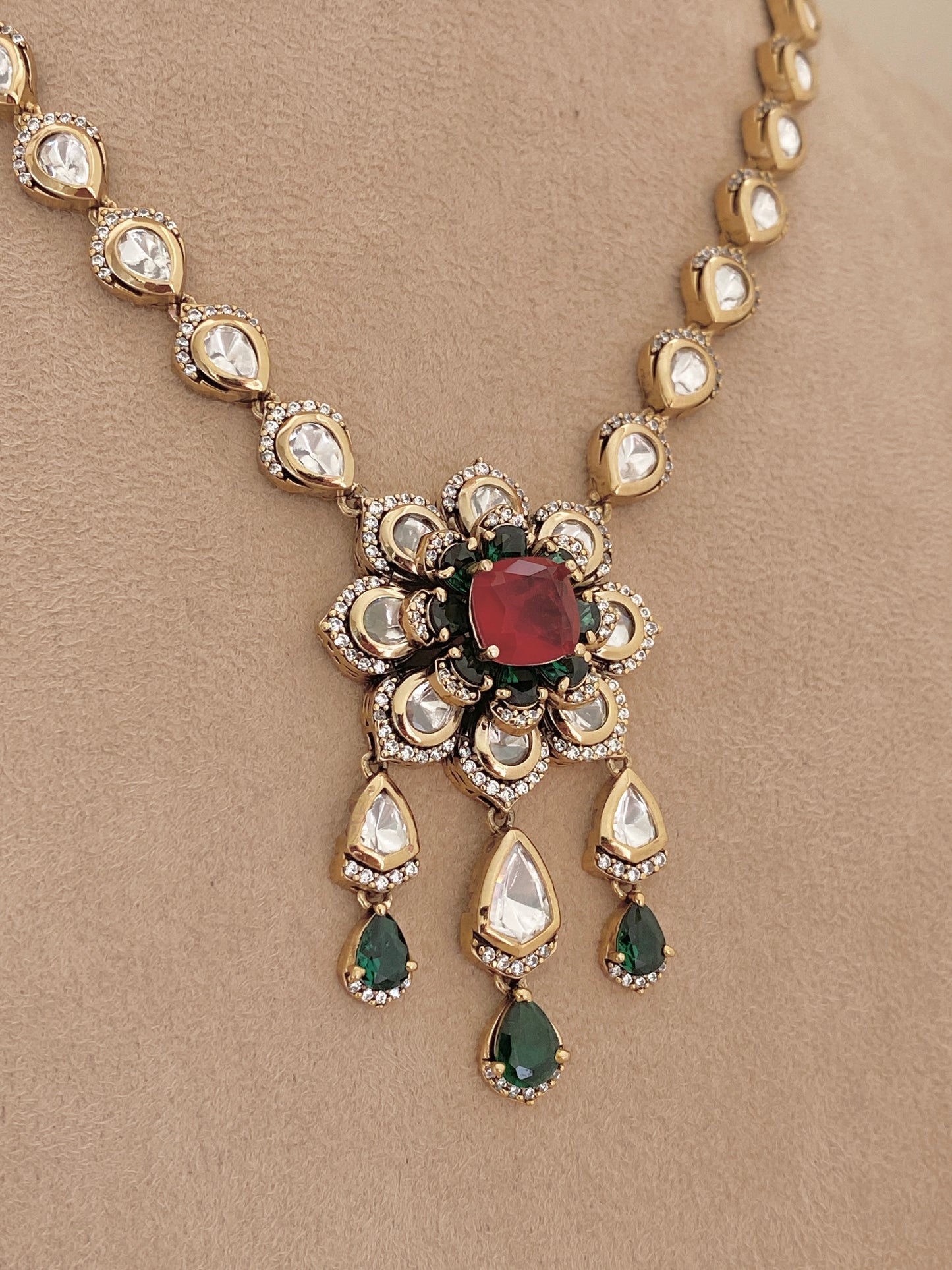 Regent Necklace Set