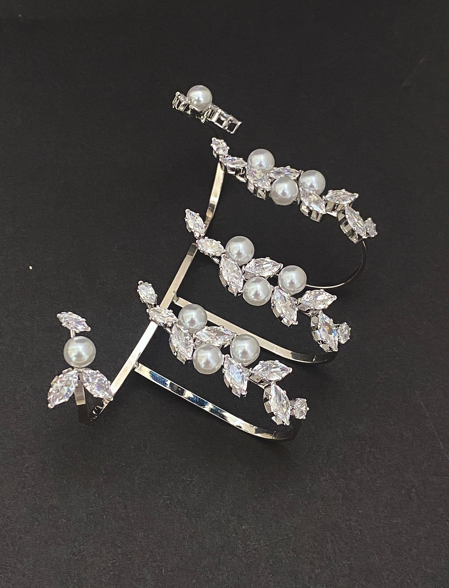 Stellar Hand Cuff