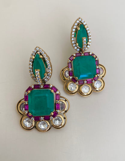 Opus Necklace Set