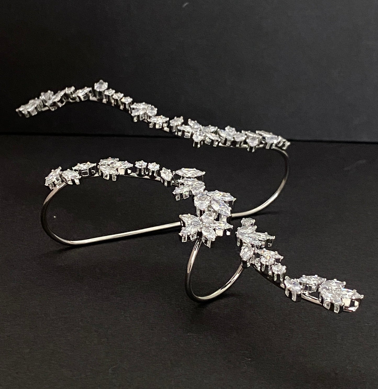 Edge Hand Cuff