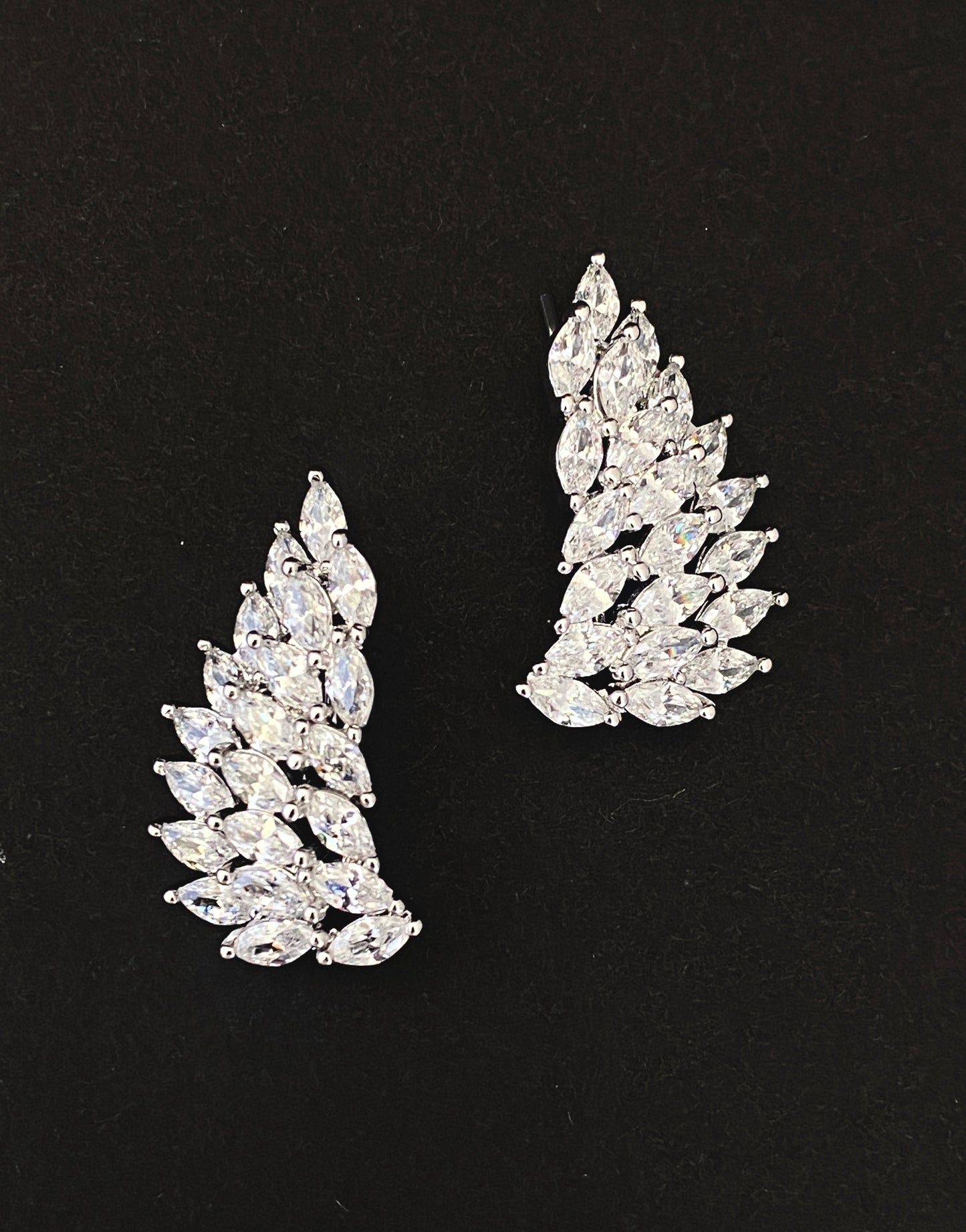 Whisper Curve Ear Cuff