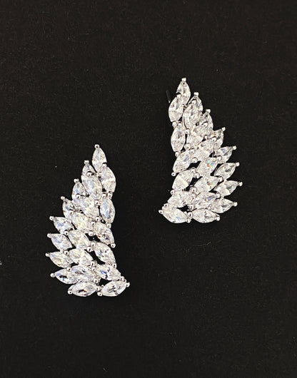 Whisper Curve Ear Cuff