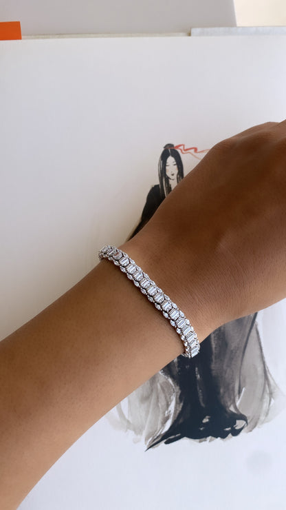 Sleek Strand Bracelet