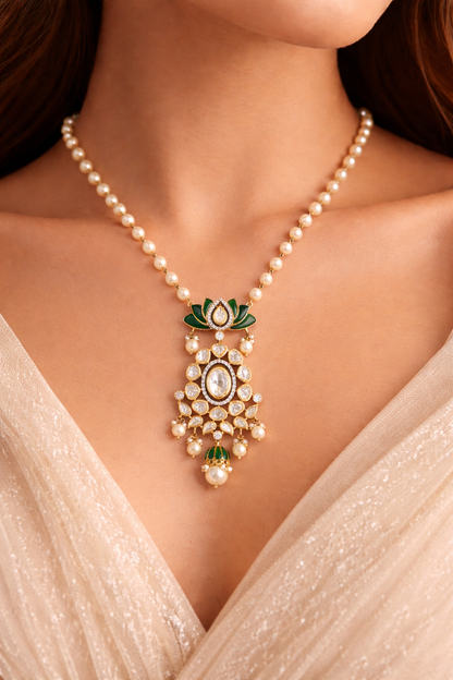 Lotus Gleam Pendant Set