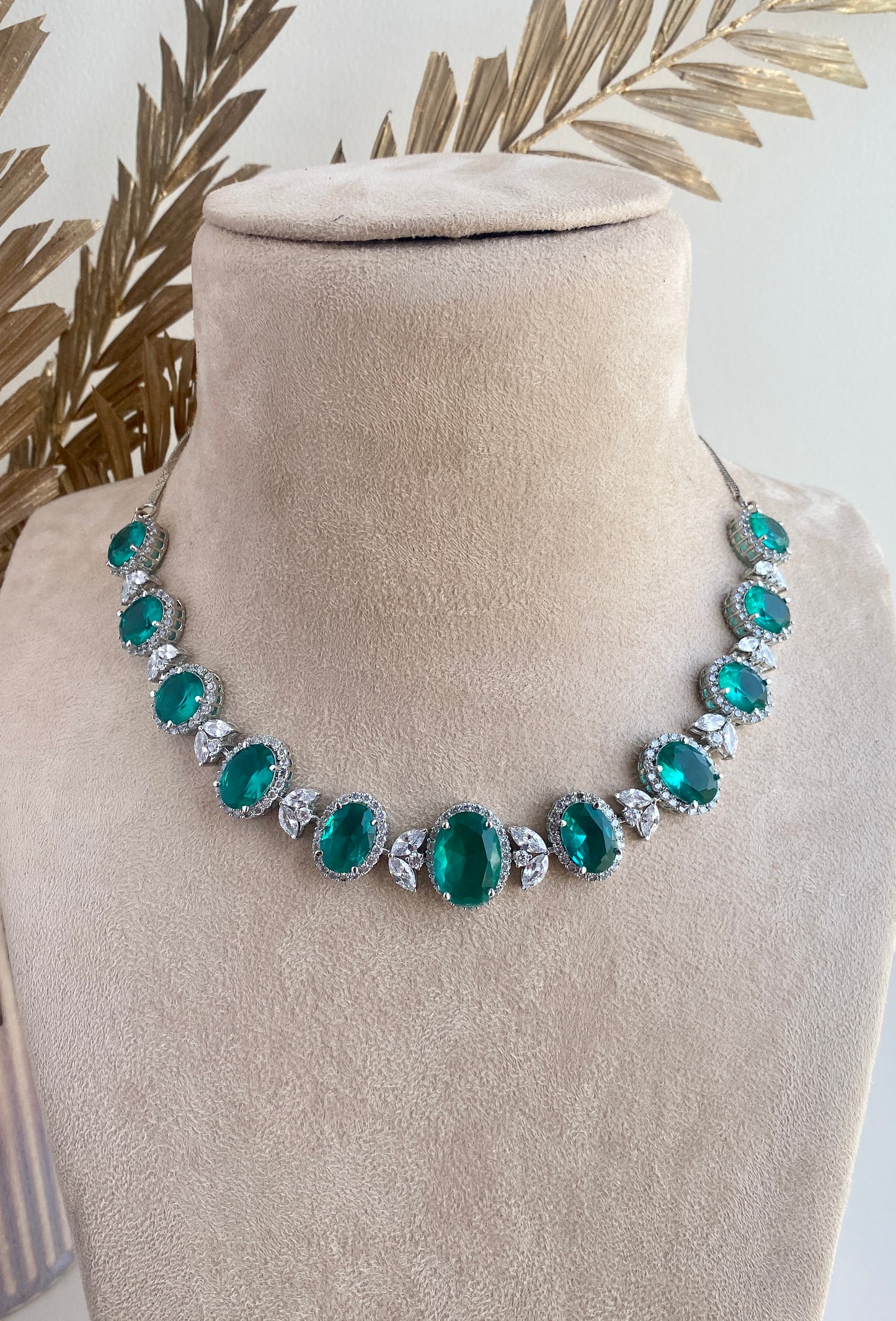 Emerald Green Ovel Stone Statement choker Set