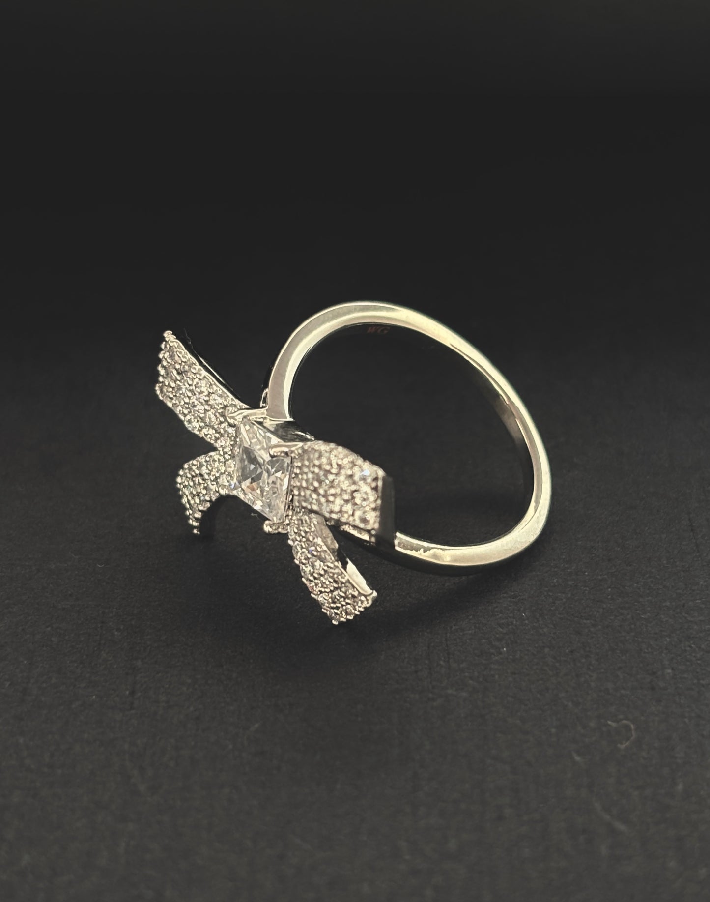 Flutter Charm Ring