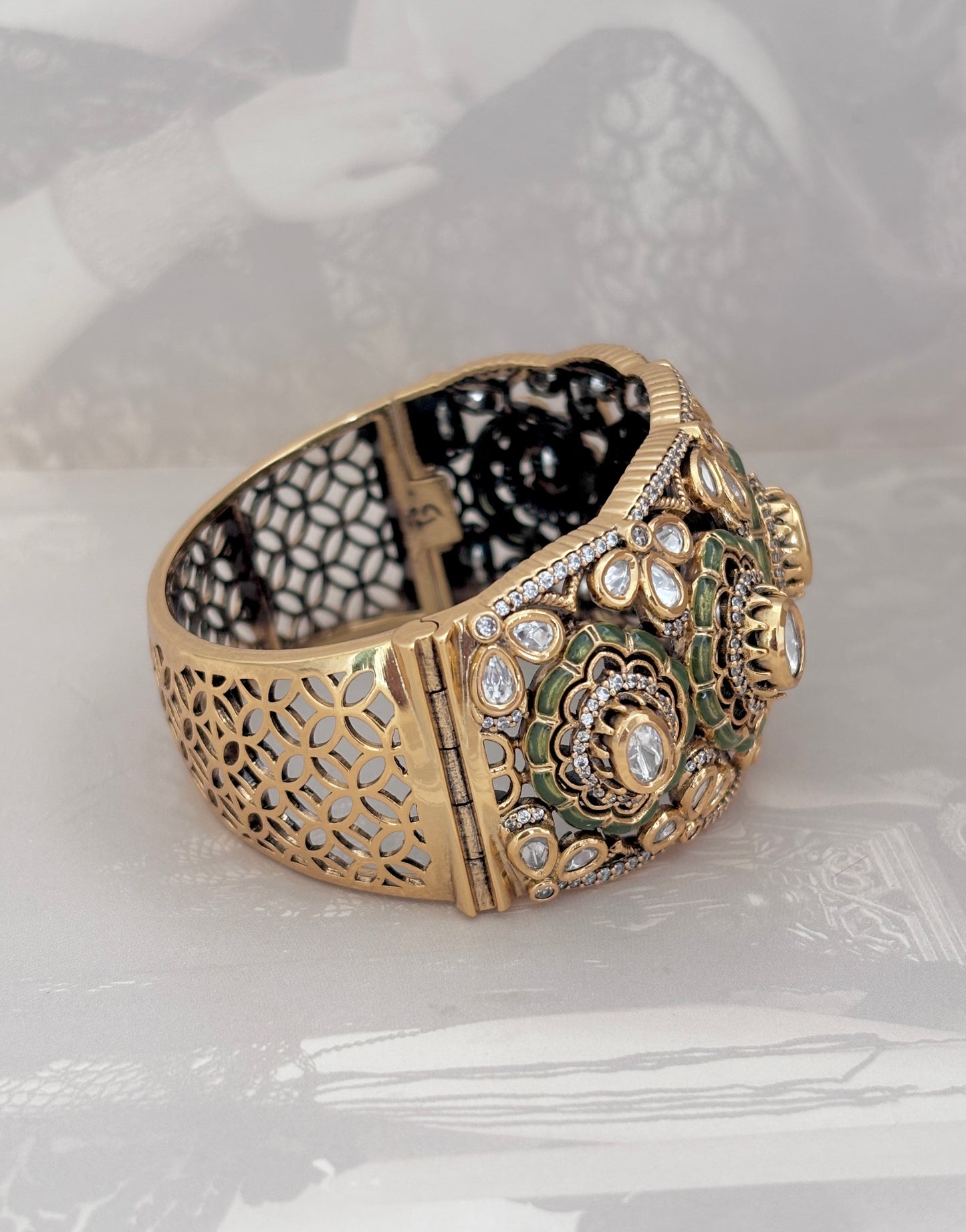 Empress Kundan Bangle