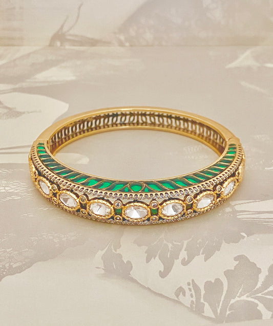 Victorian Aura Kundan Bangle