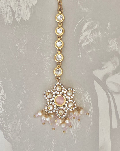 Heer Floral Mang Tikka