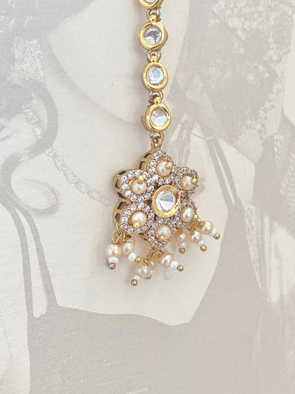 Heer Floral Mang Tikka