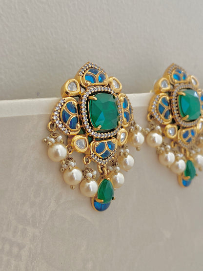Emerald Frame Studs
