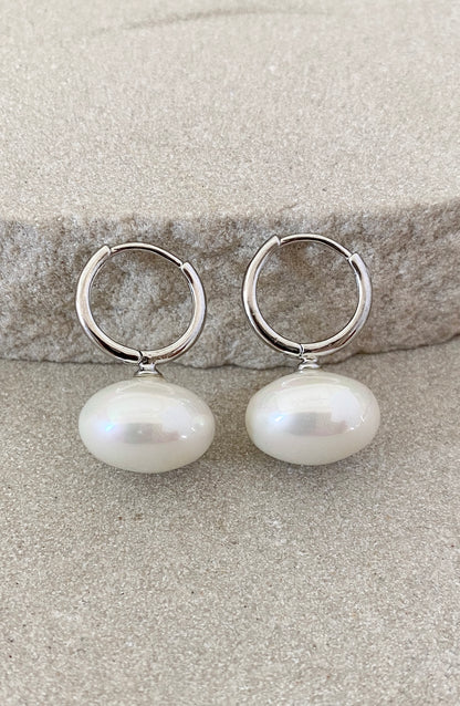 Stoic Pearl earrings