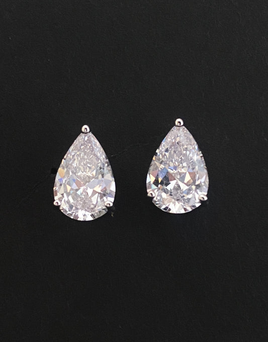 3 carat Pear shape solitair