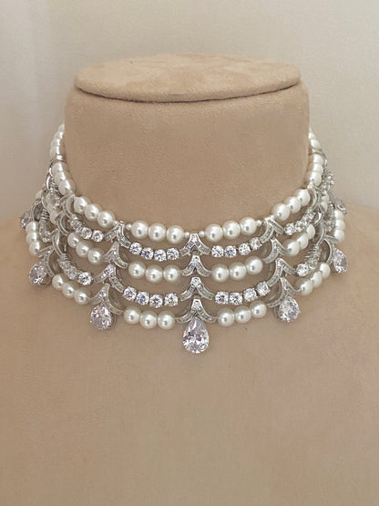 Royal Scalloped Choker Set