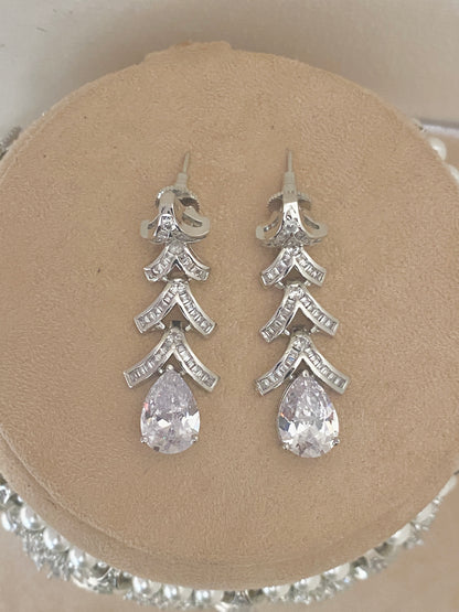 Royal Scalloped Choker Set