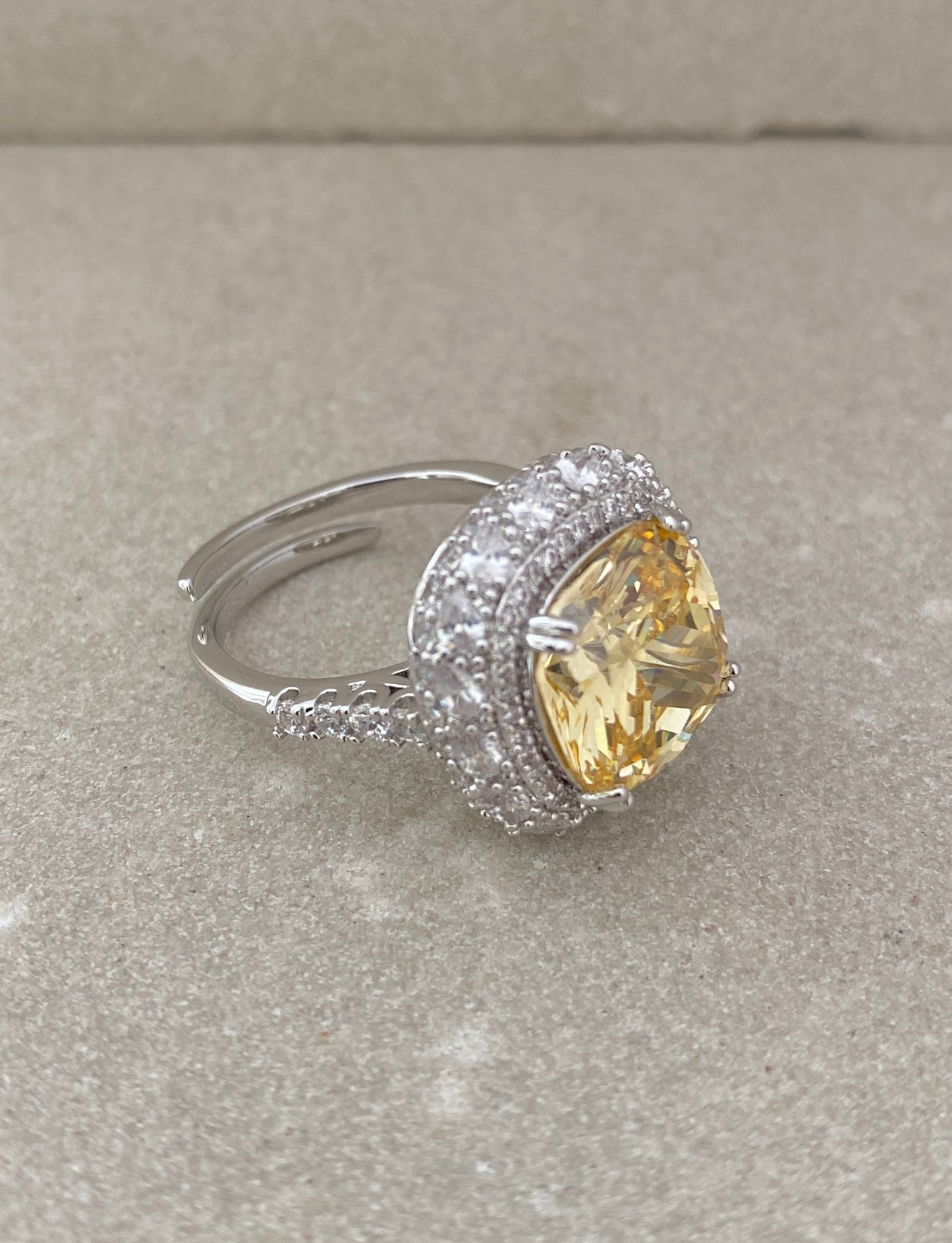 Soft Bloc Ring