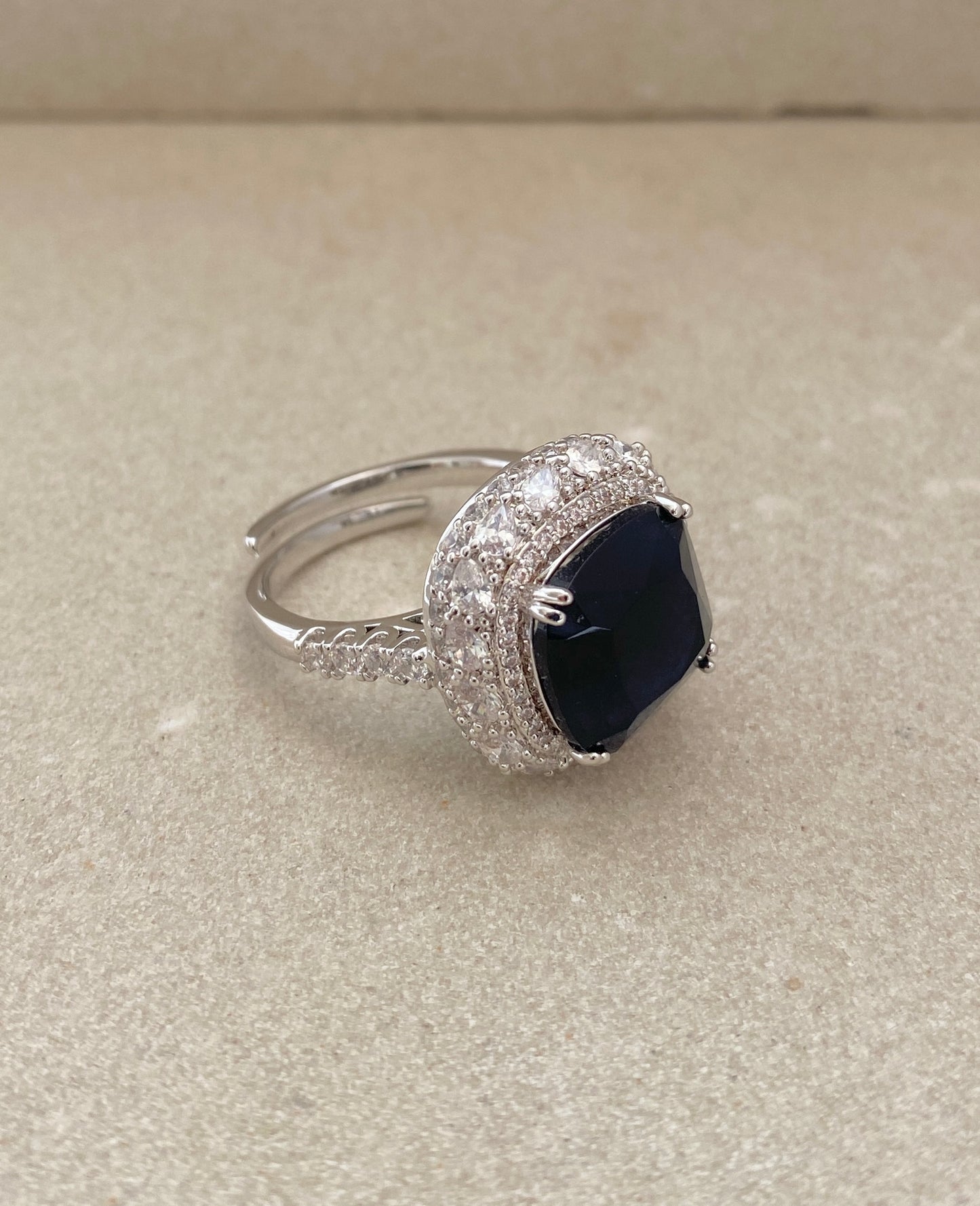 Soft Bloc Ring